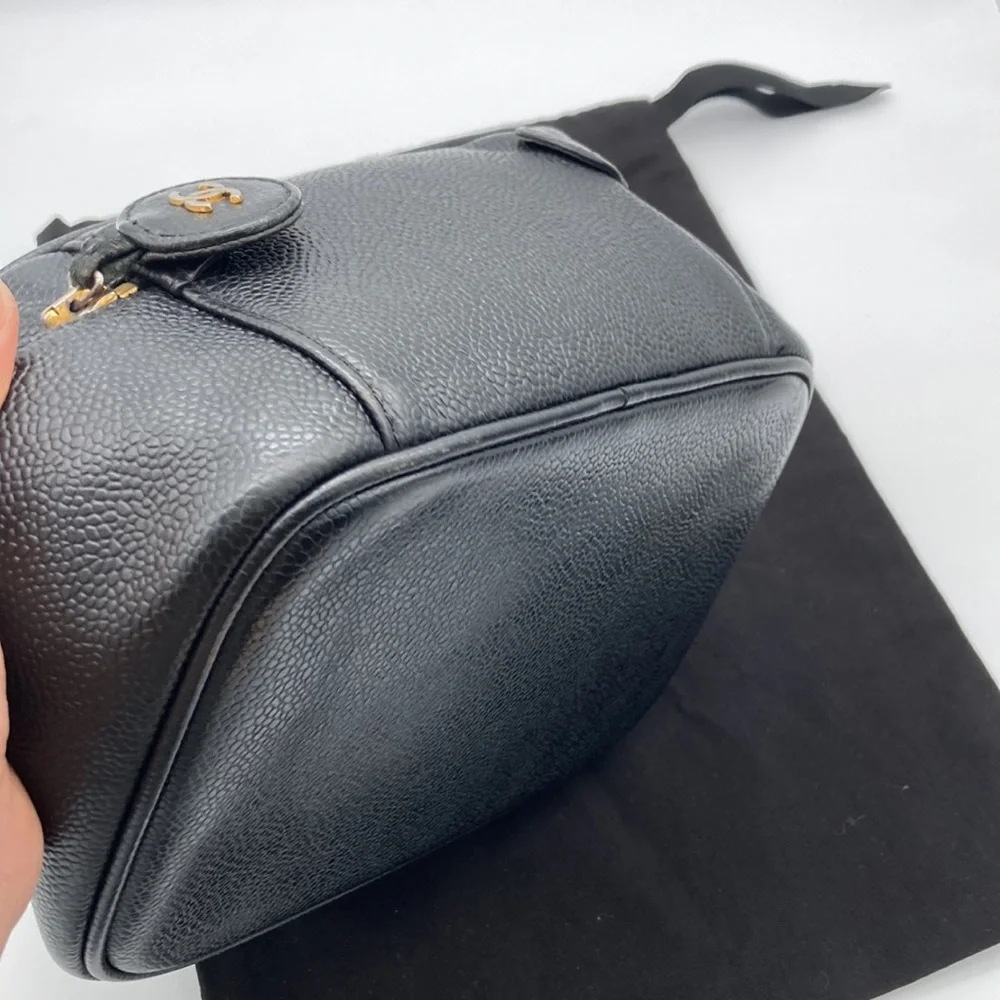 CHANEL CAVIAR CC VINTAGE BLACK VANITY COSMETIC BAG